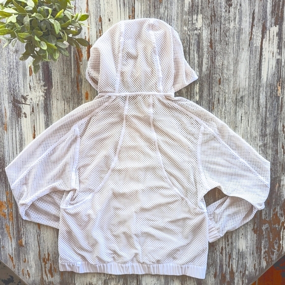 Lululemon Mesh on Mesh Jacket White Women's Medium - Picture 4 of 7